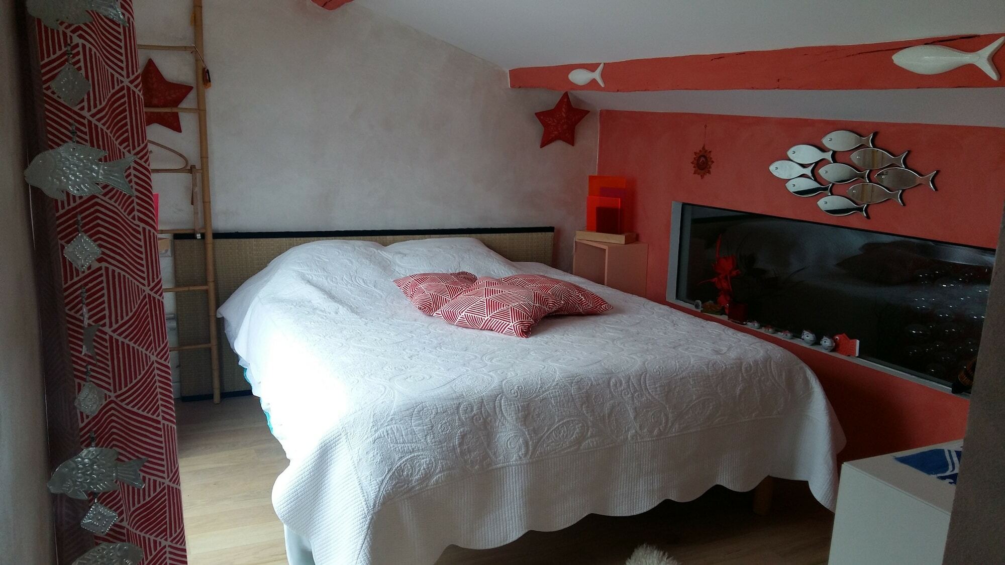 La Cabane D'Isa Сет Екстериор снимка